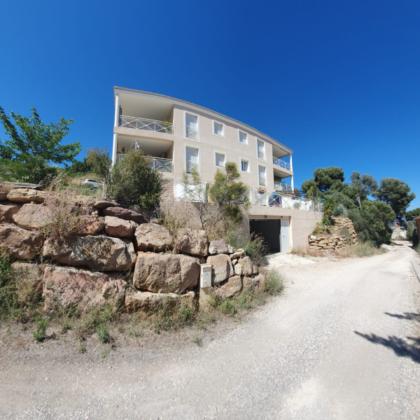 Offres de vente Immeuble Hyeres plage 83400